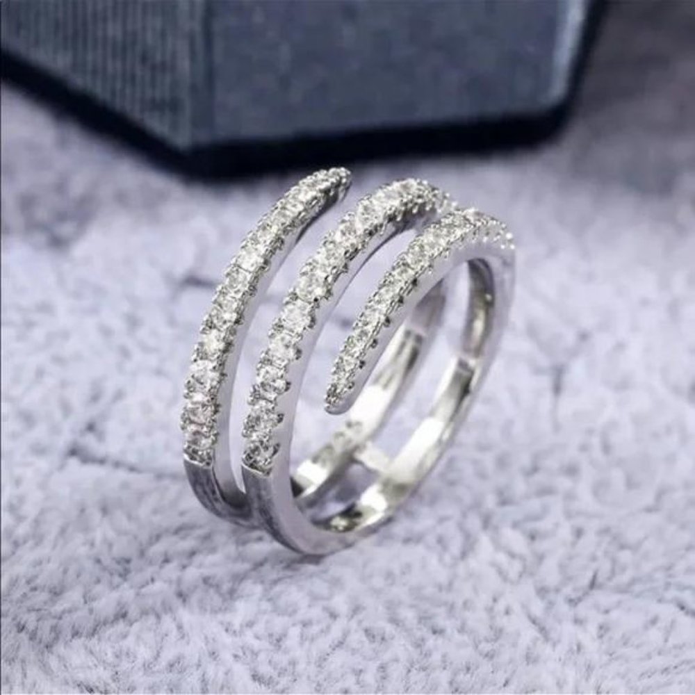 NEW 925 STERLING SILVER RING, CUTE RING, SHINY RING. - Picture 7 of 7